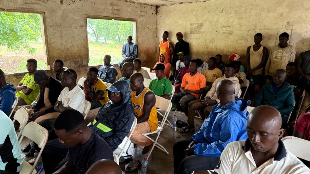 Large community gathering at Zongoiri project area