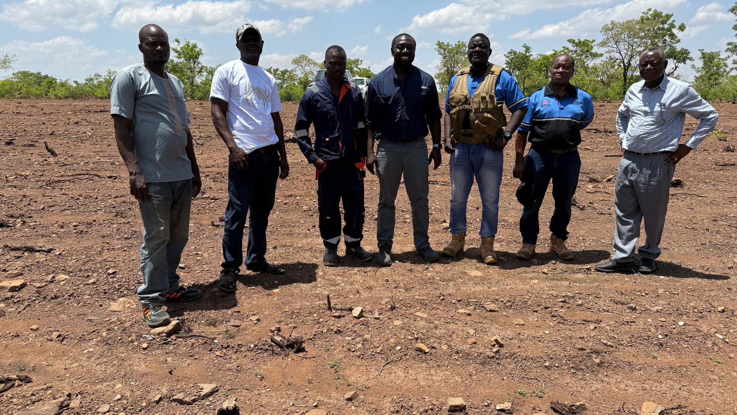 Maripoma field workers at the Zongoiri project site